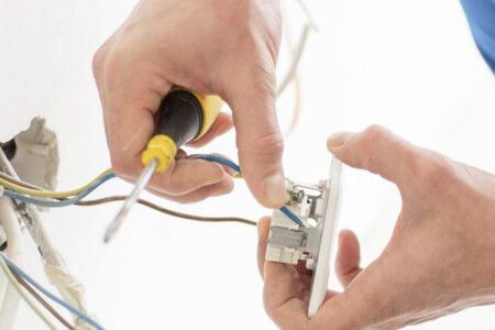 klusjesdienst elektriciteit en elektrische klussen